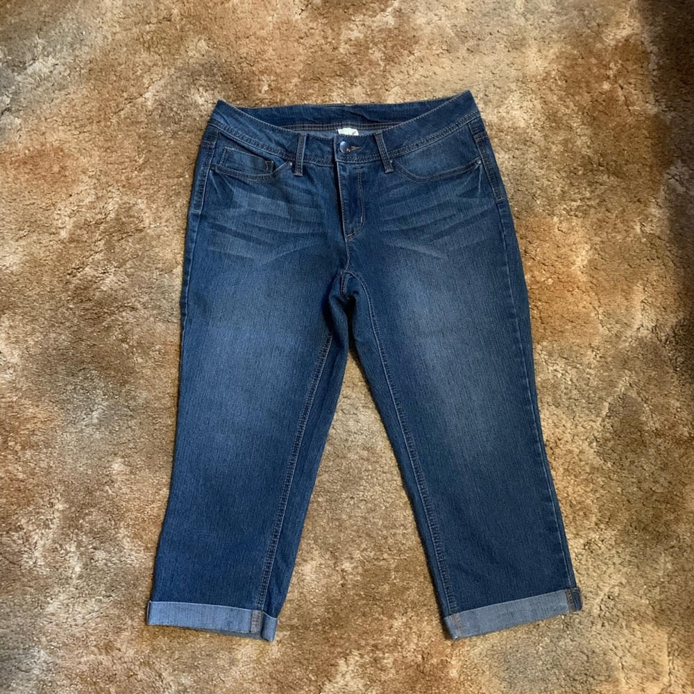 Ladies Brand Denim Faded Glory Capris Size 8